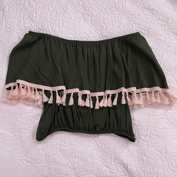 Off the Shoulder Top - Picture 3 of 4